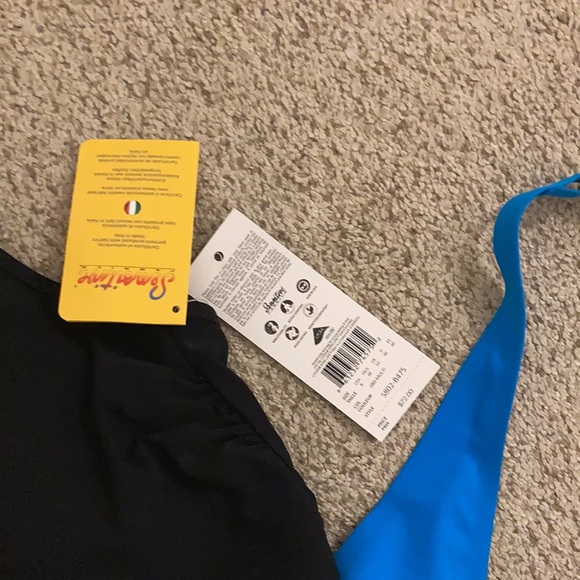 Lot of swimwear tops - Picture 9 of 9